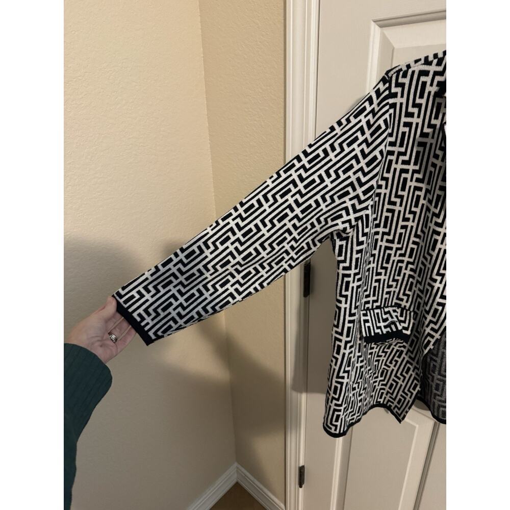 Adrienne Vittadini Stretch Knit Blazer Geometric White Black Plus 2X - Picture 6 of 8